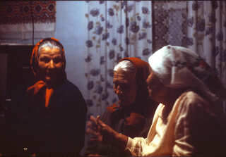 Olha Chudinovych, Paraska Voitovych, Maria Yevkhymets, Svarytsevychi, photo by Andre Erlen