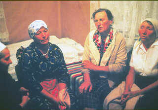 Nadiia Rozdabara, Nina Reva, Tetiana Kryvenko, and Halyna Popko. Kriachkivka, 1999. Photo by Andre Erlen