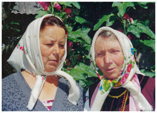 Nina Reva and Halyna Popko, 2000, photo by Andre Erlen